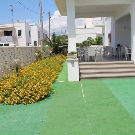 Estasi Sul Mare Panzió Porto Cesareo Kültér fotó